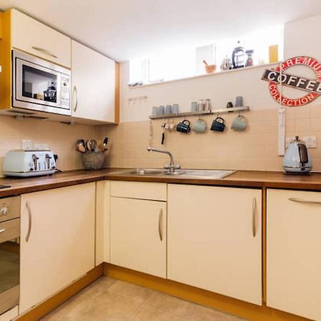 Central 2-Bed, 2-Bath Sanctuary Near Holborn Station, Covent Garden & West End لندن المظهر الخارجي الصورة